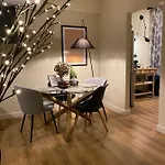 Simone Luxury Suite, Central Modern 82sqm With Terrace Trípoli