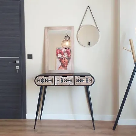 Simone Luxury Suite, Central Modern 82sqm With Terrace Tripoli