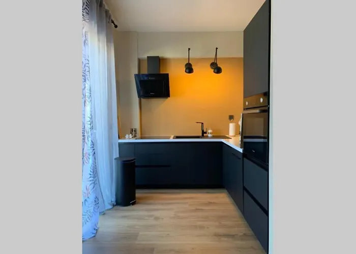 Simone Luxury Suite, Central Modern 82sqm With Terrace Tripoli