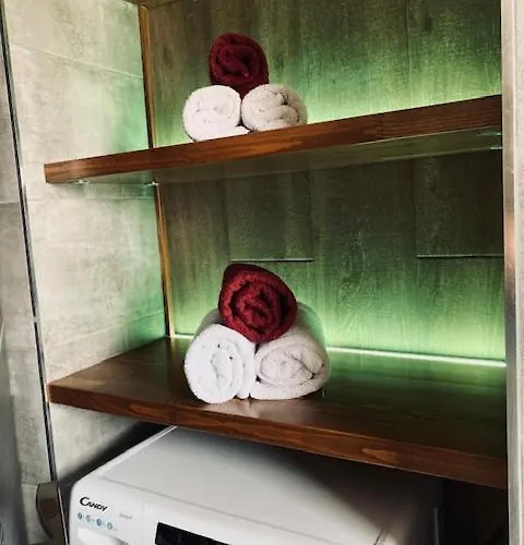 Simone Luxury Suite, Central Modern 82sqm With Terrace